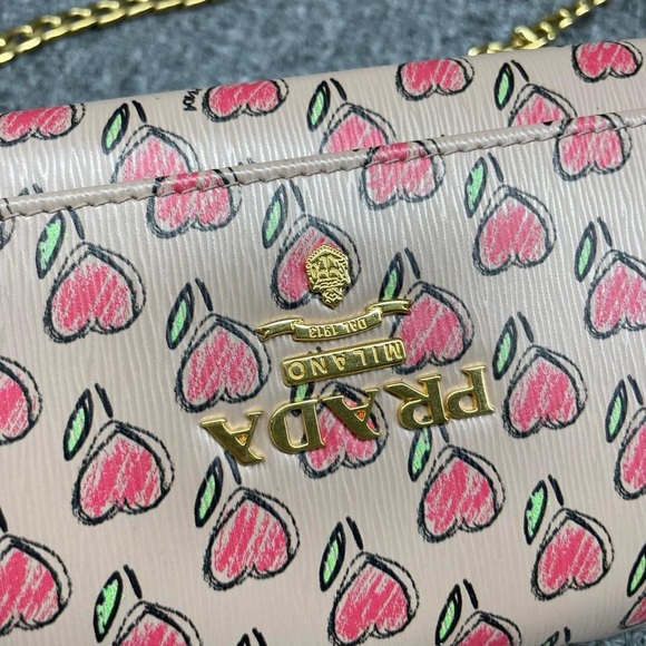 100% Authentic Prada Vitello Move Wallet on Chain - Picture 4 of 14